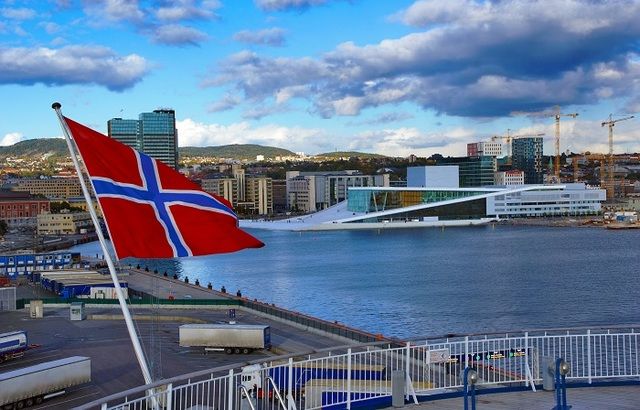 Norway oil fund to reduce allocation to EMD, corporate bonds