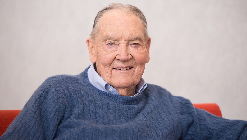 Jack Bogle remembered as more consequential to savers than Buffett
